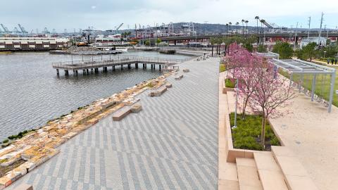 Wilmington Waterfront Promenade - Stepstone Narrow Modular Pavers