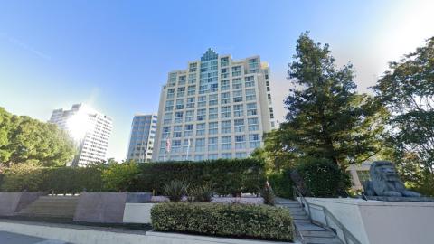 100 W. Glenoaks Boulevard