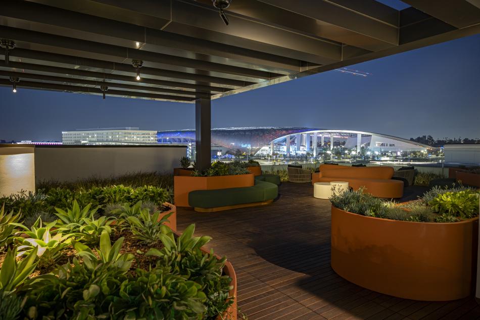 Hollywood Park's second apartment building opens near SoFi Stadium ...