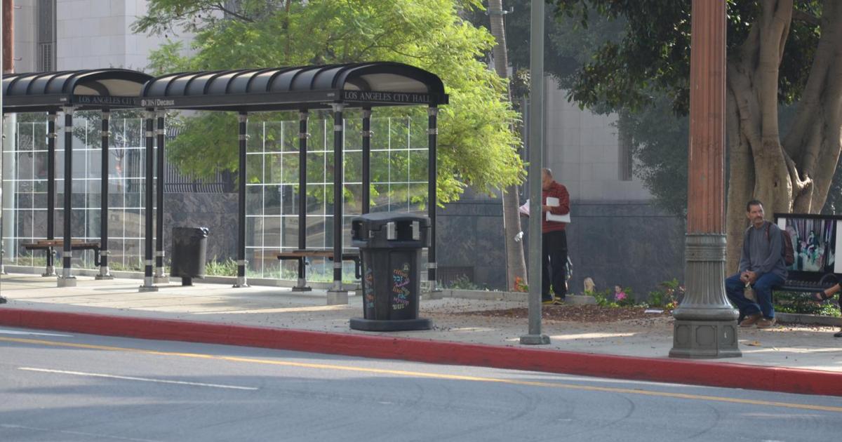 2024年起，洛杉矶臭名昭著的糟糕公交车站将开始建设有遮蔽物的站点