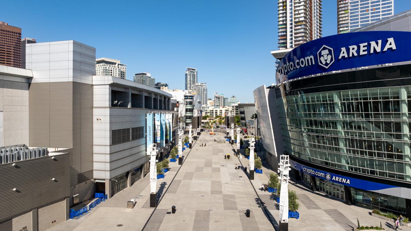 Pedestrian plaza completed between Crypto.com Arena and L.A. Live |  Urbanize LA
