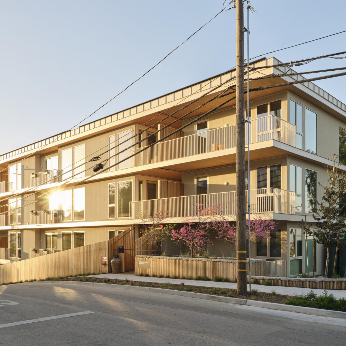 SuperLA_SuperBungalows_1.jpg?